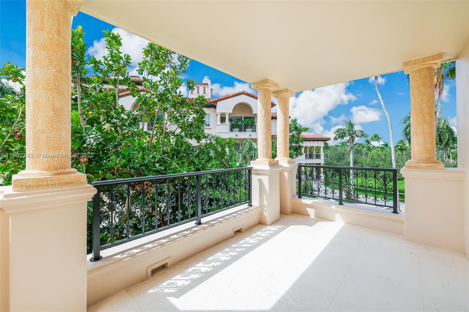 19236 Fisher Island Dr # 19236