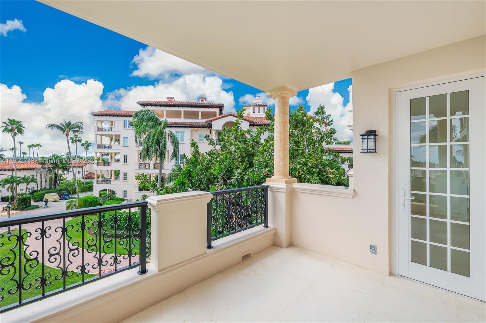 19236 Fisher Island Dr # 19236