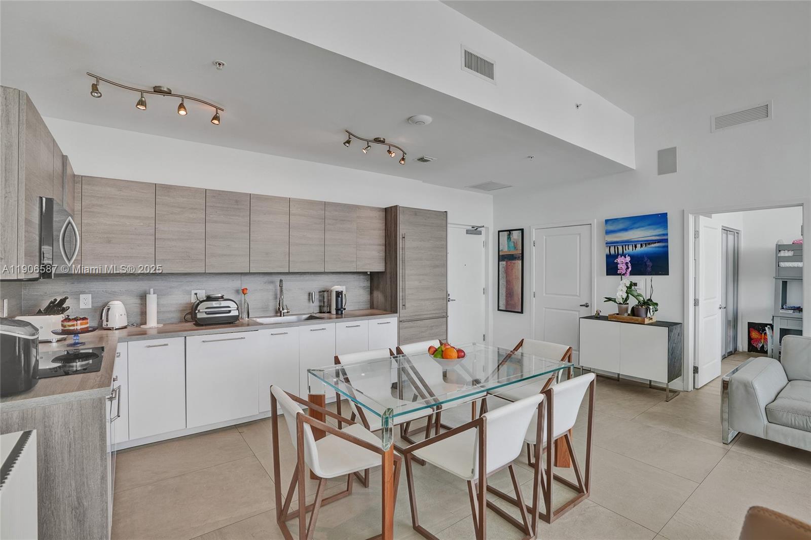 400 Sunny Isles Blvd # 116