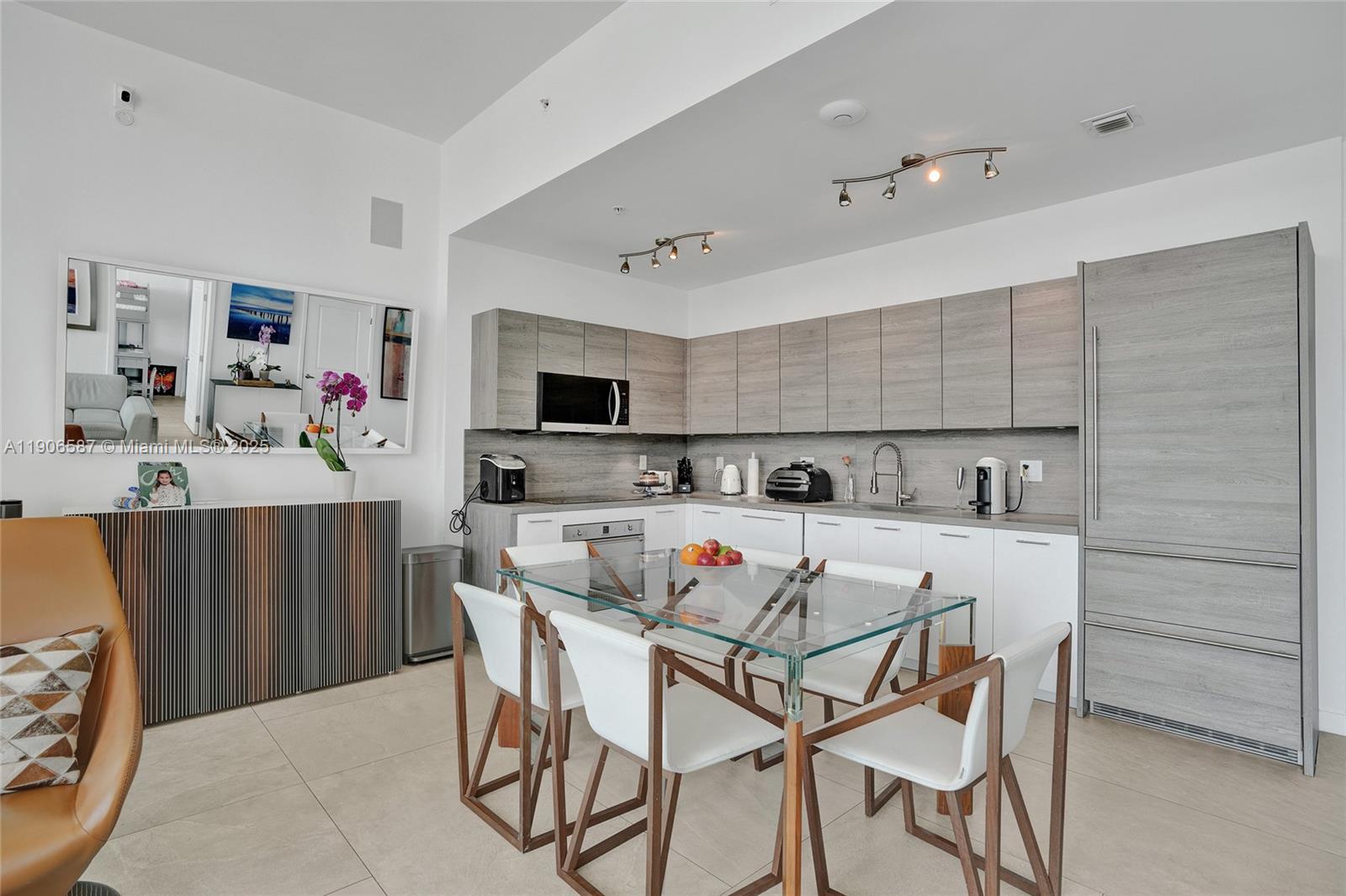 400 Sunny Isles Blvd # 116