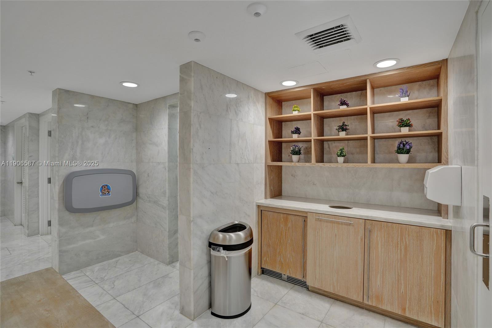 400 Sunny Isles Blvd # 116