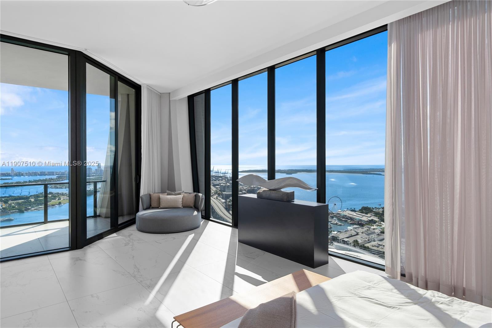 1000 Biscayne Blvd # 4901 Unit: LPH 4901