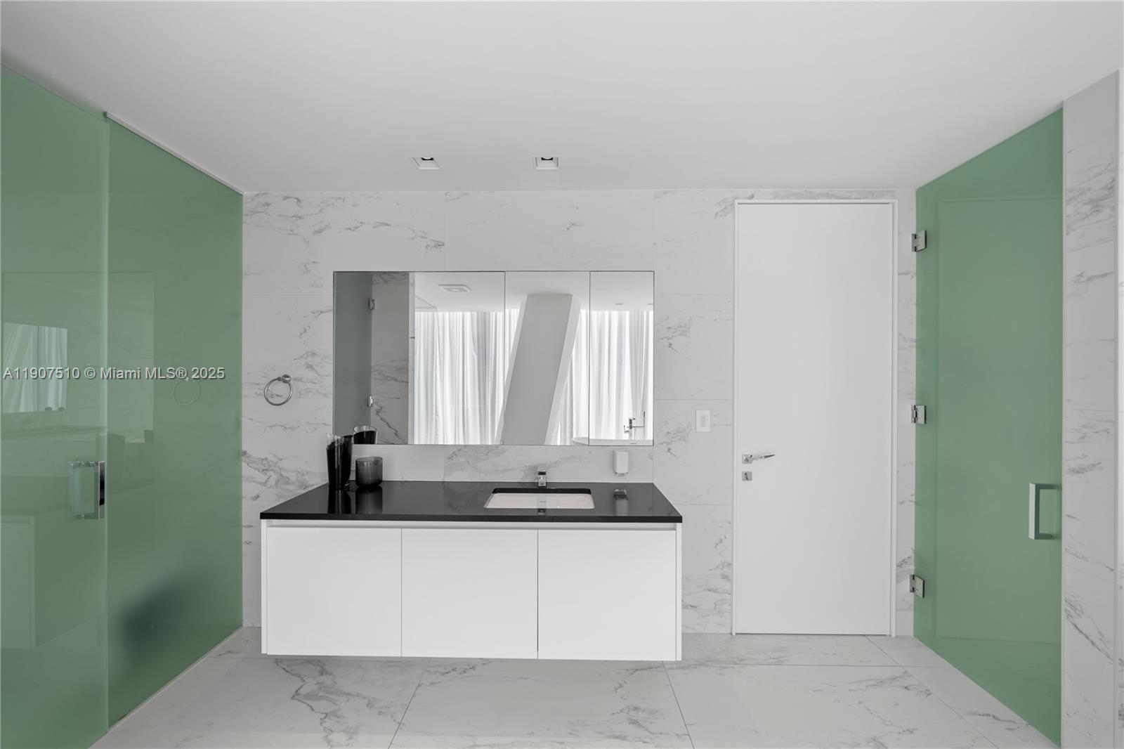 1000 Biscayne Blvd # 4901 Unit: LPH 4901