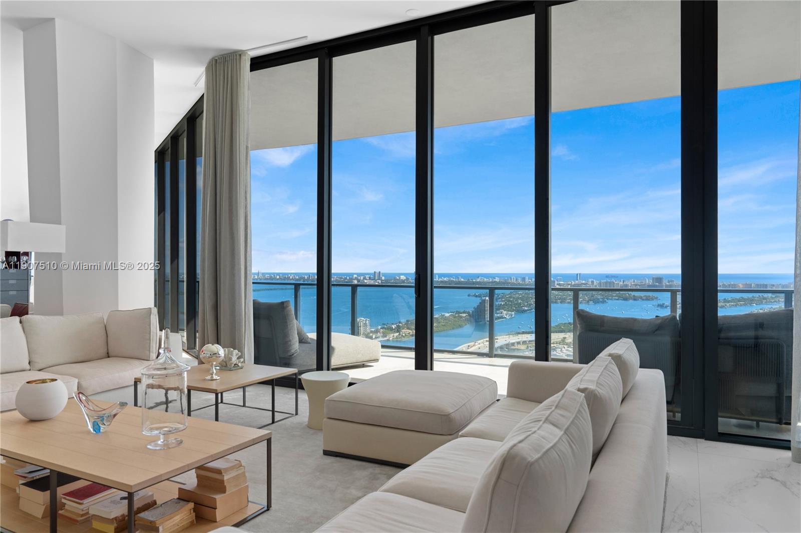 1000 Biscayne Blvd # 4901 Unit: LPH 4901