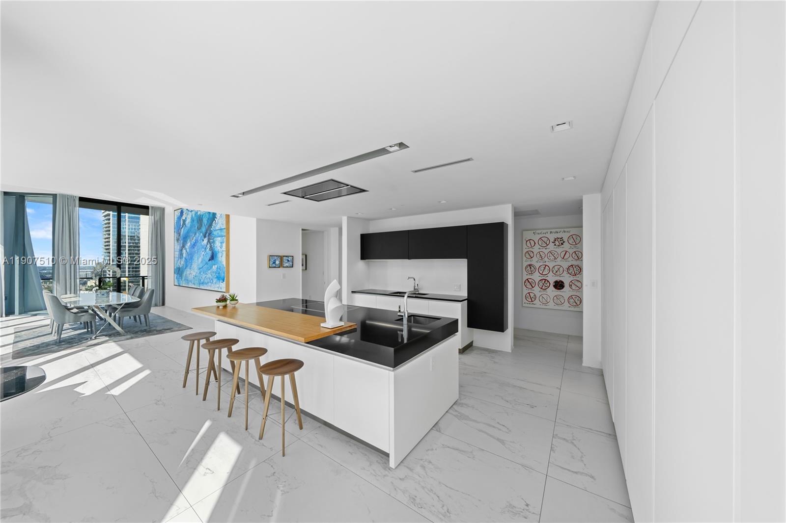 1000 Biscayne Blvd # 4901 Unit: LPH 4901