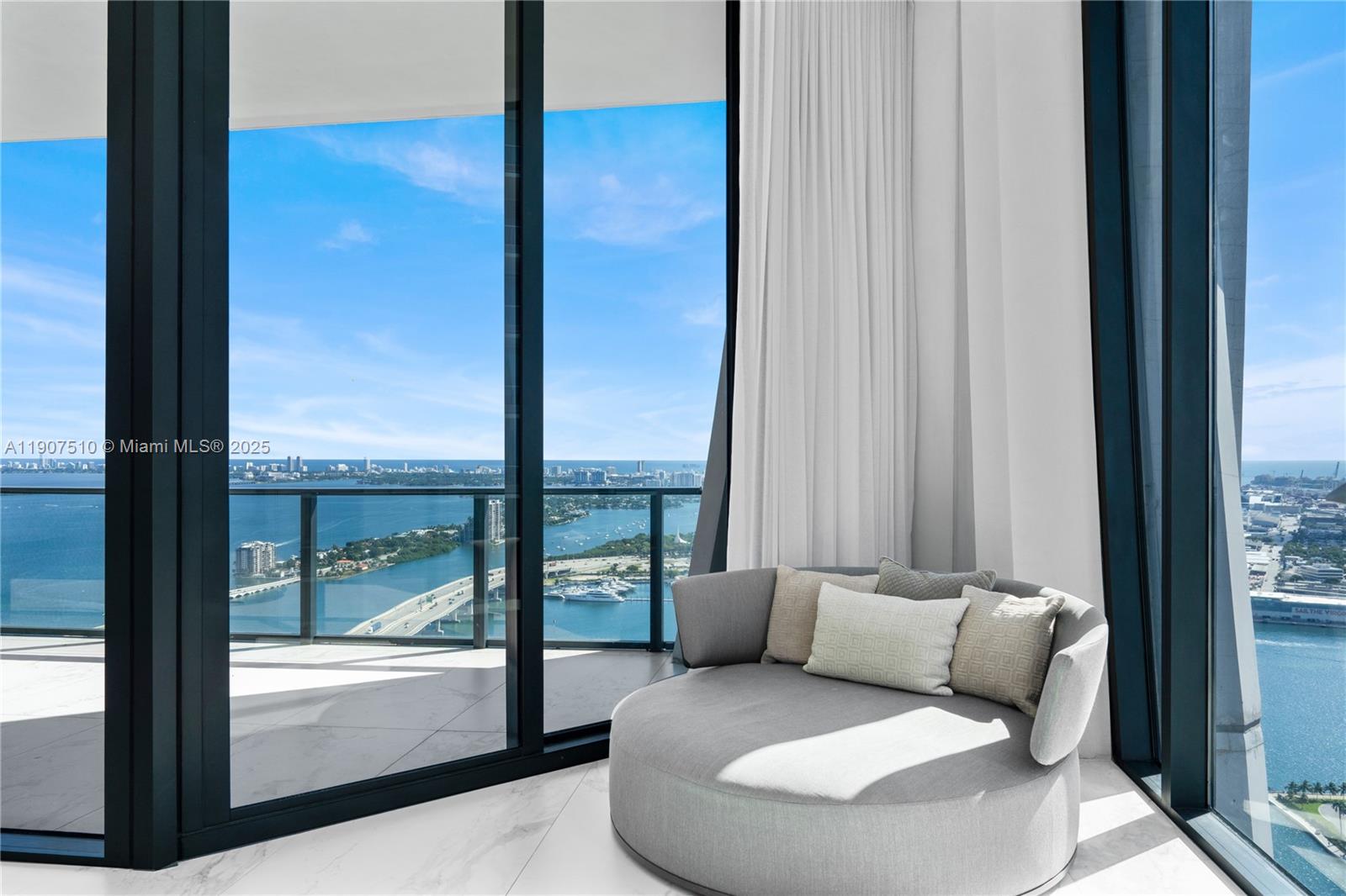 1000 Biscayne Blvd # 4901 Unit: LPH 4901