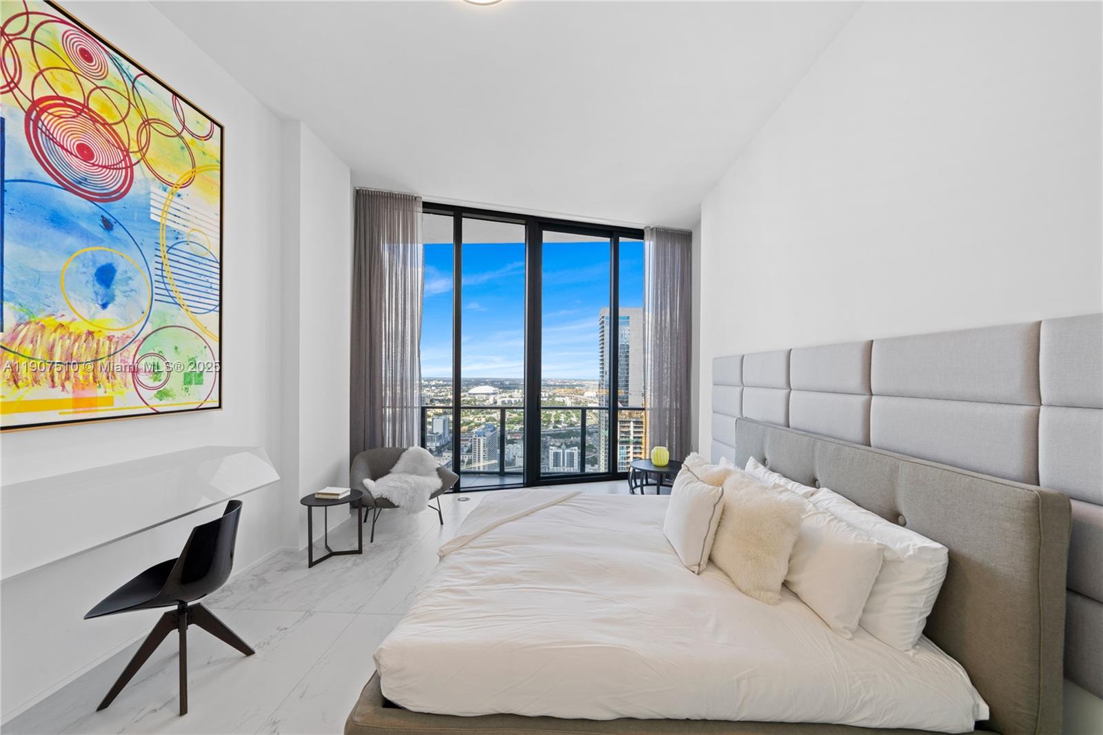 1000 Biscayne Blvd # 4901 Unit: LPH 4901