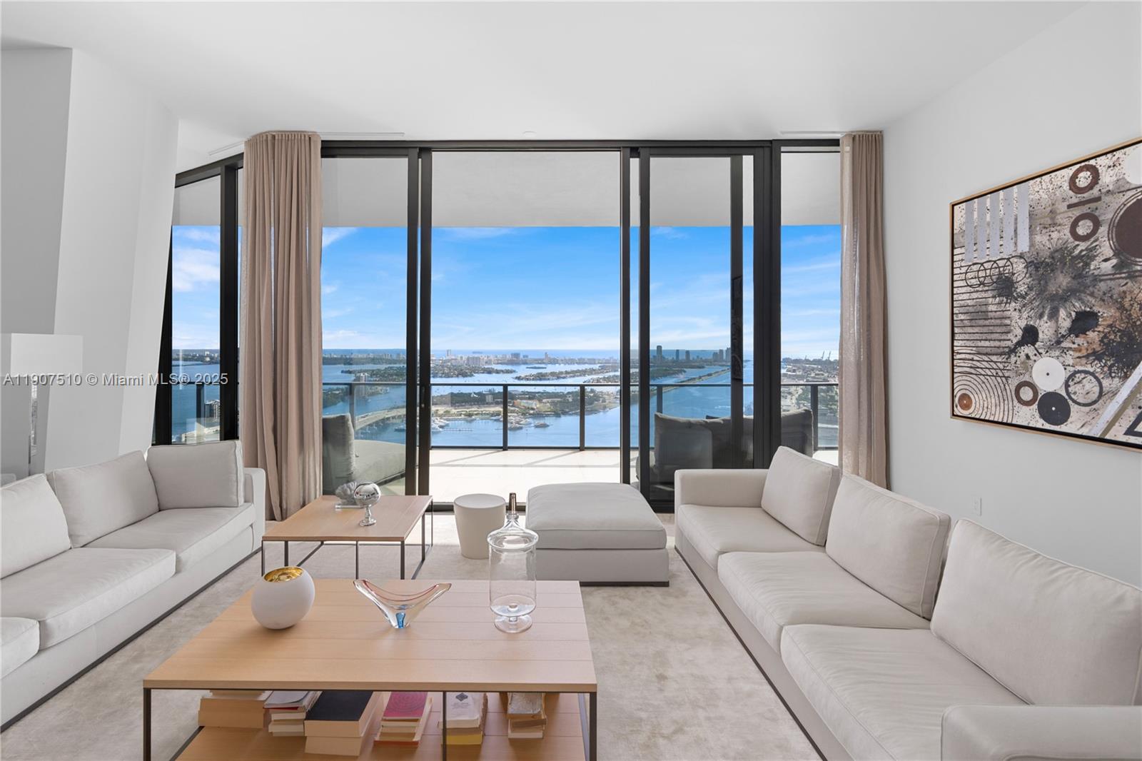 1000 Biscayne Blvd # 4901 Unit: LPH 4901