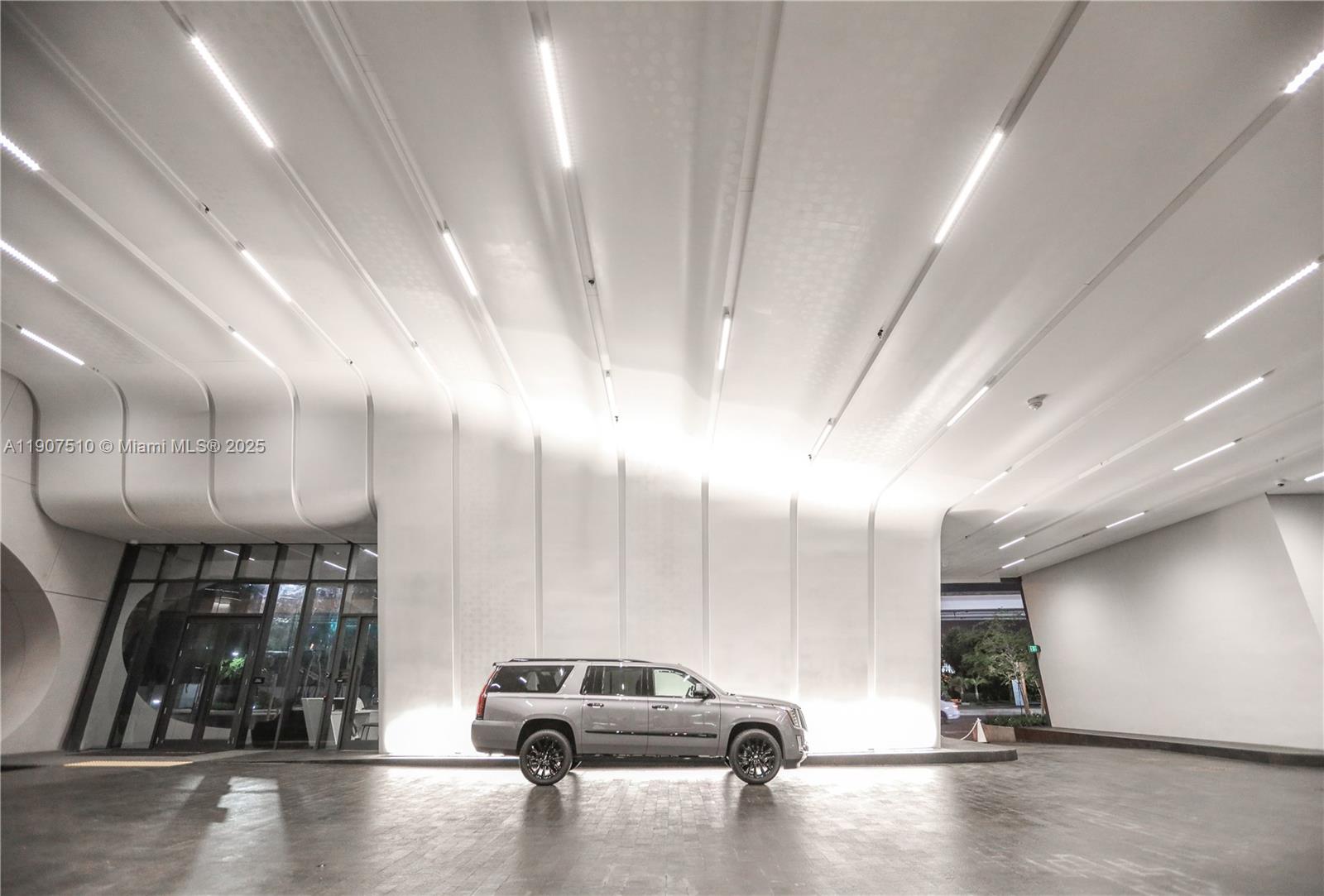 1000 Biscayne Blvd # 4901 Unit: LPH 4901