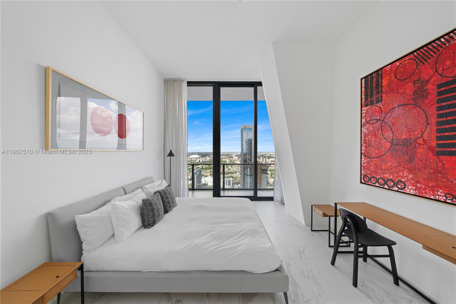 1000 Biscayne Blvd # 4901 Unit: LPH 4901