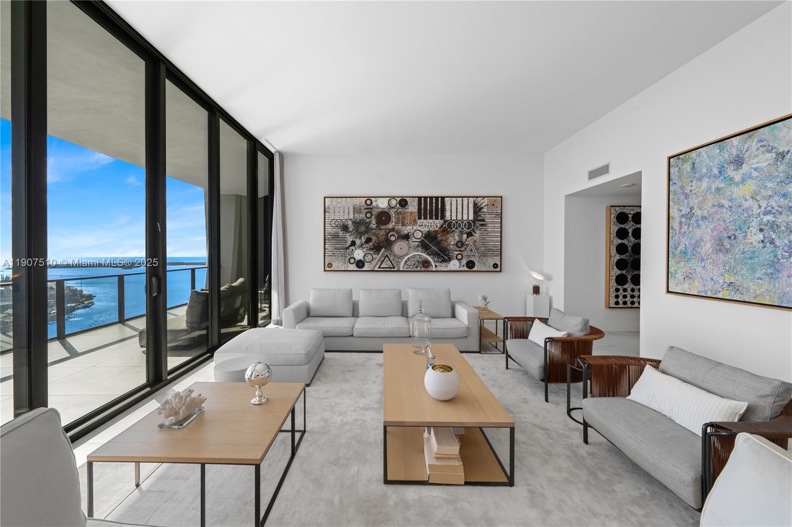 1000 Biscayne Blvd # 4901 Unit: LPH 4901