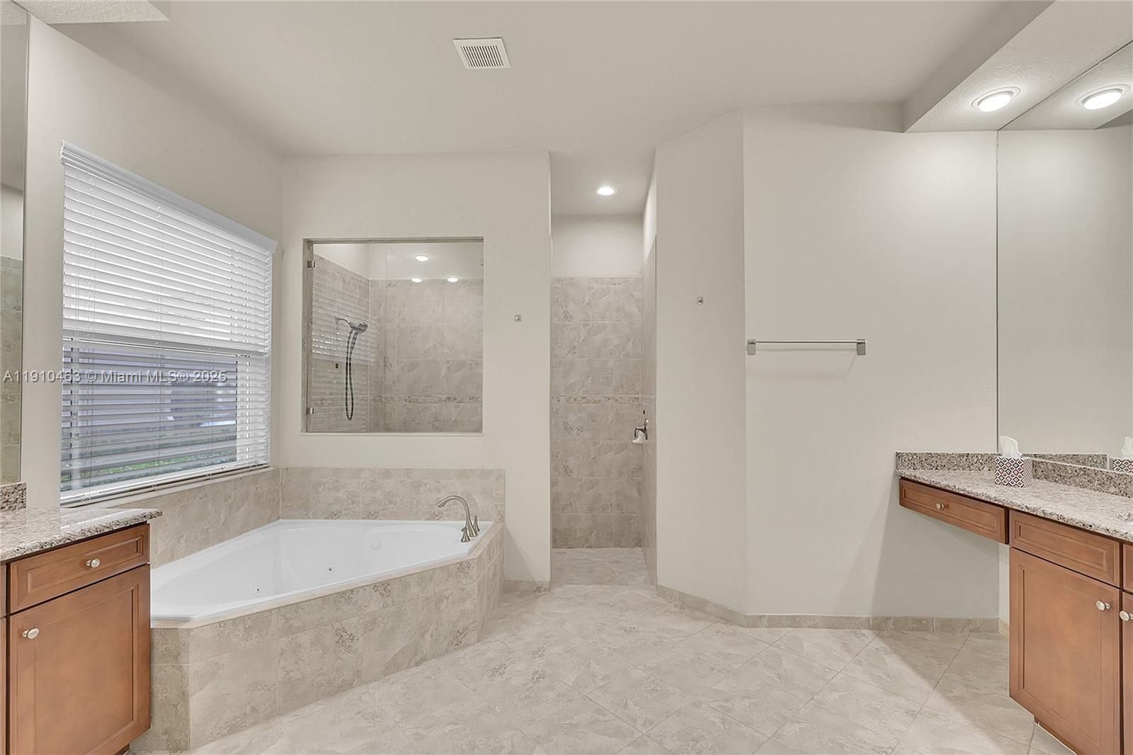 9051 Edgewater Bnd # 9051