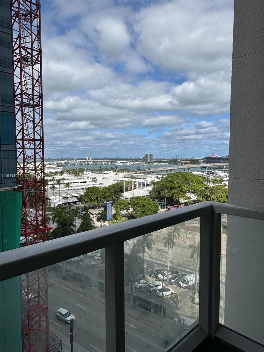244 Biscayne Blvd # 904