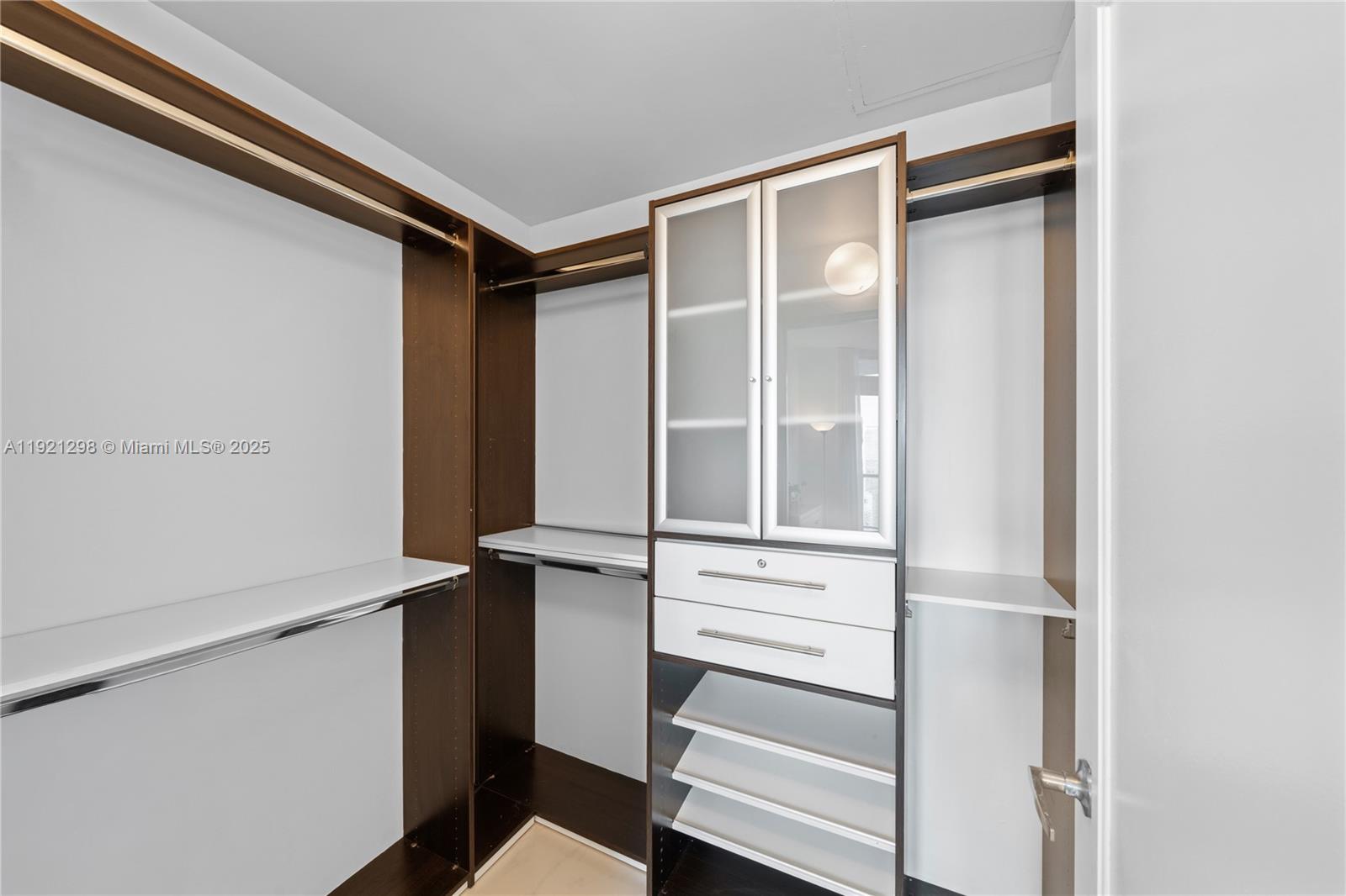 1900 N Bayshore Dr # 4902