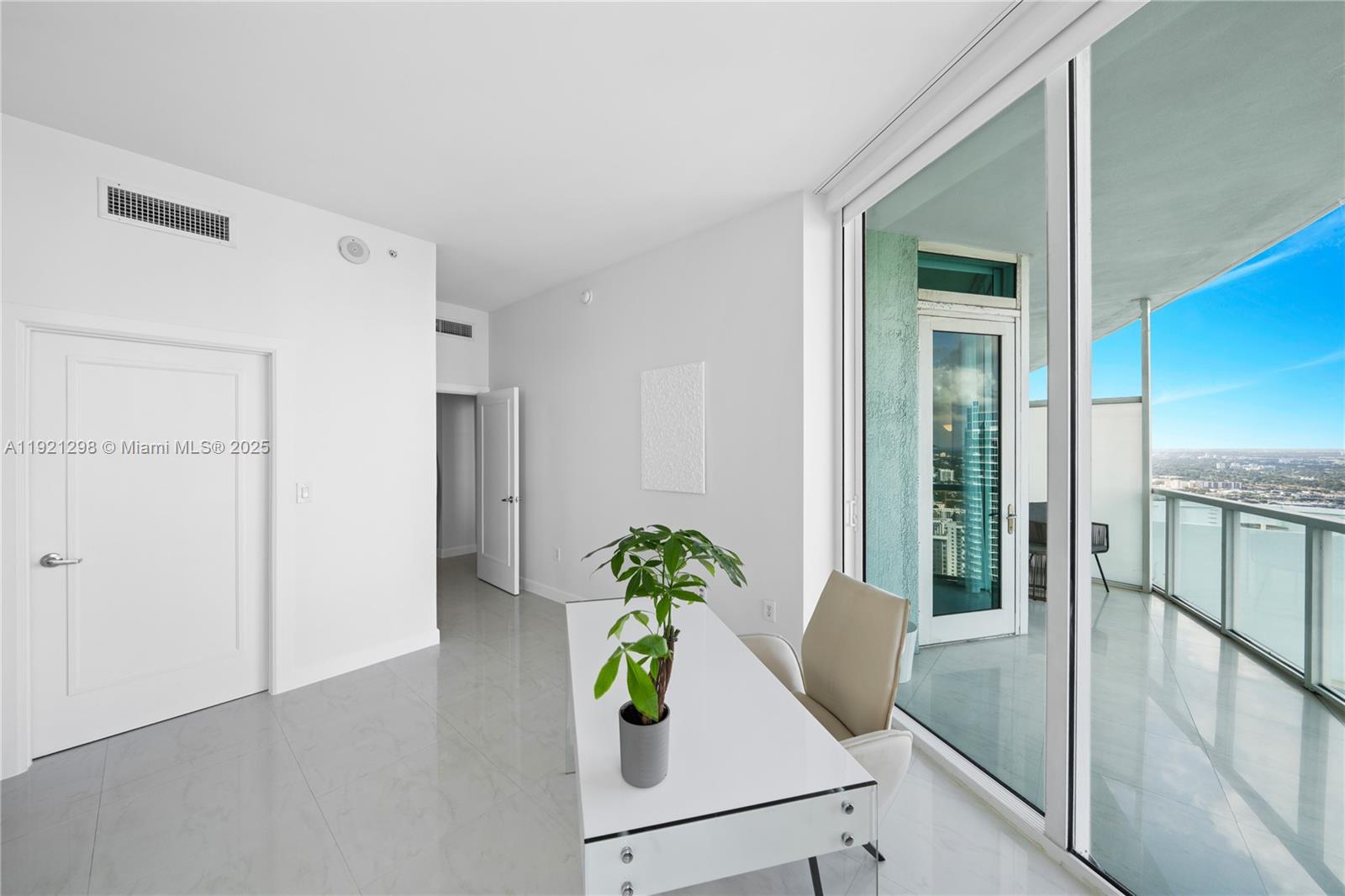 1900 N Bayshore Dr # 4902