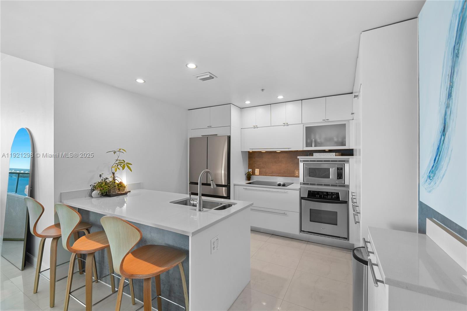 1900 N Bayshore Dr # 4902