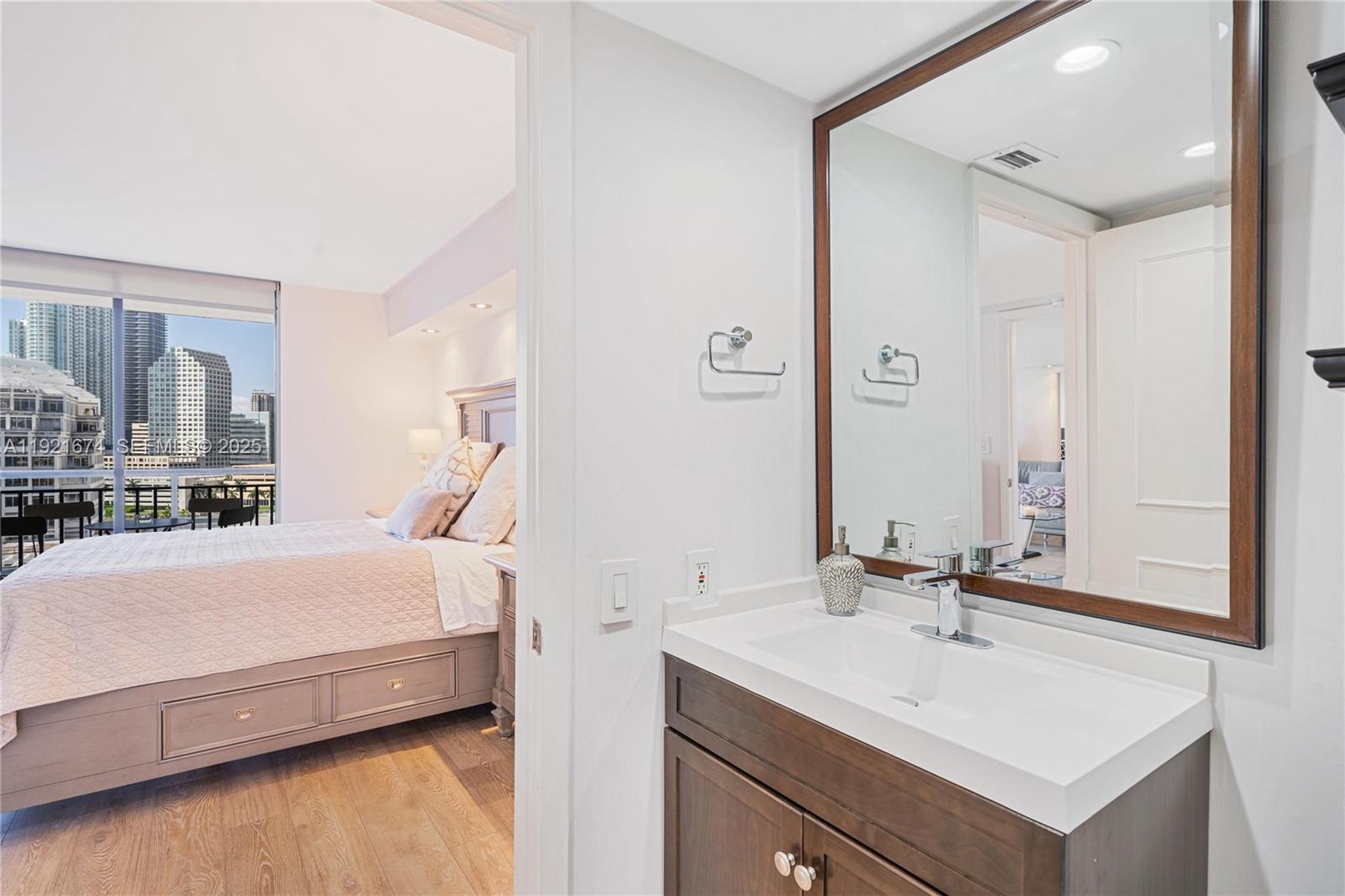 540 Brickell Key Dr # 1411