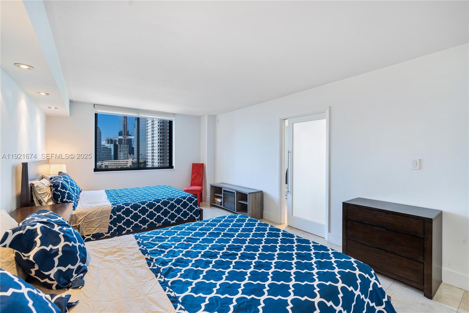 540 Brickell Key Dr # 1411