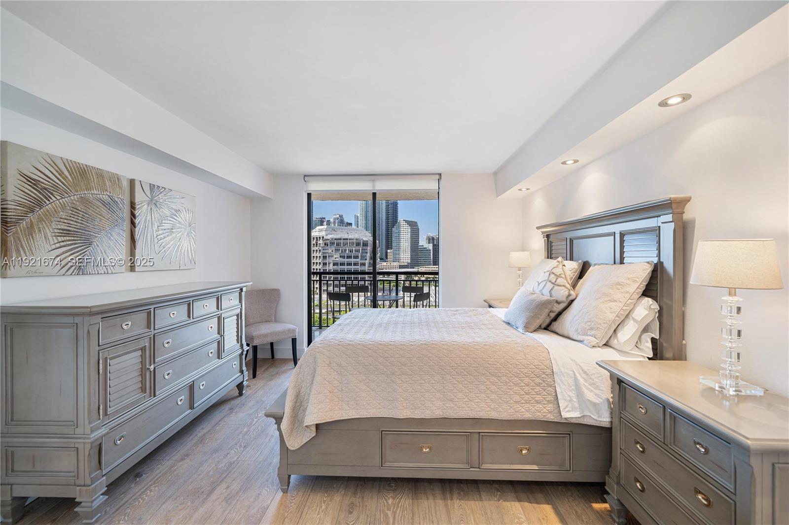 540 Brickell Key Dr # 1411