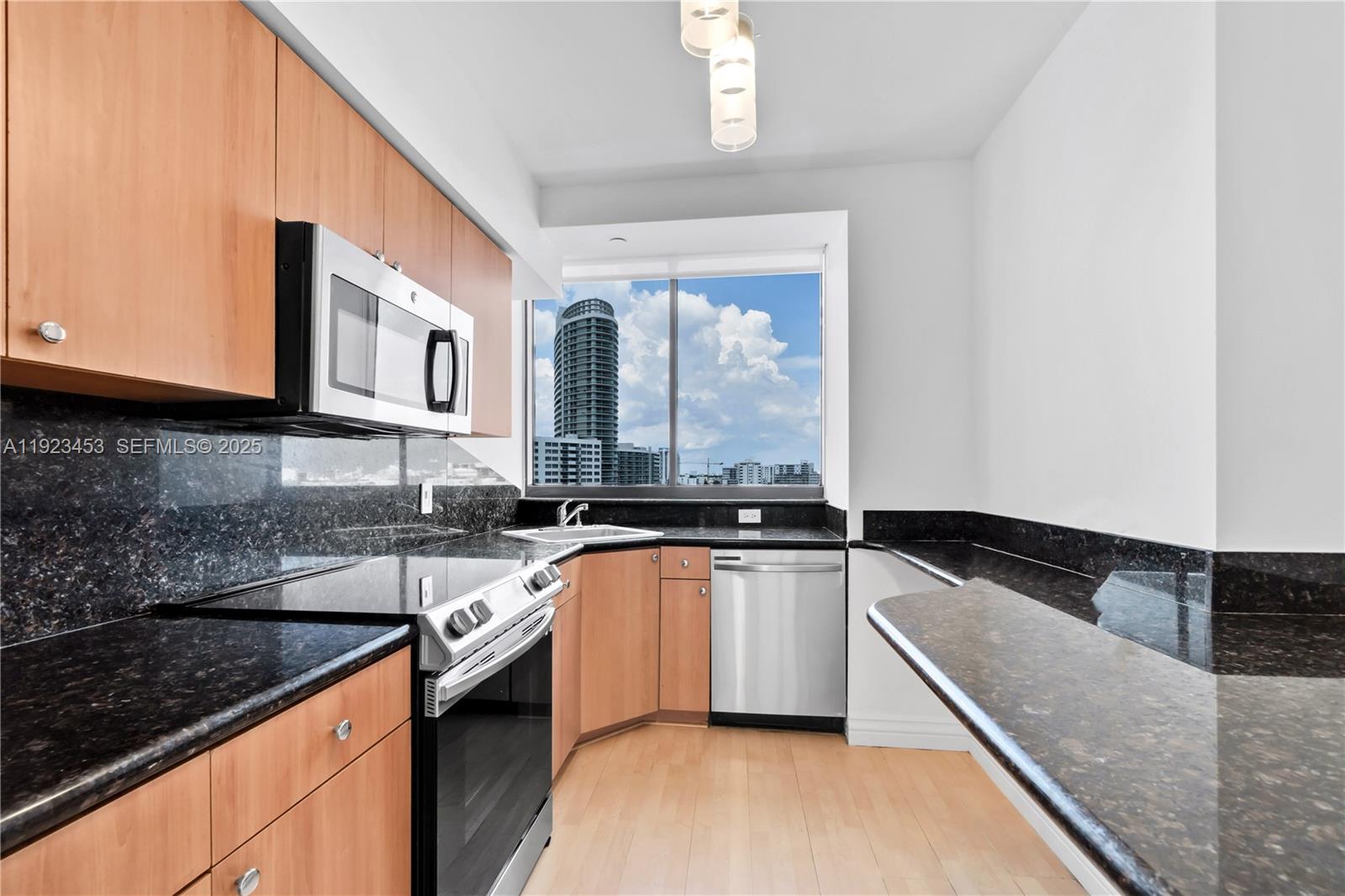 1330 West Ave # 1009