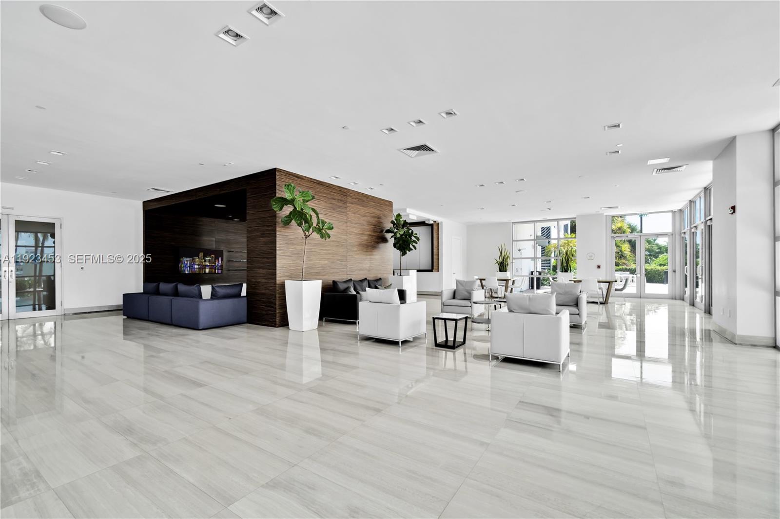 1330 West Ave # 1009