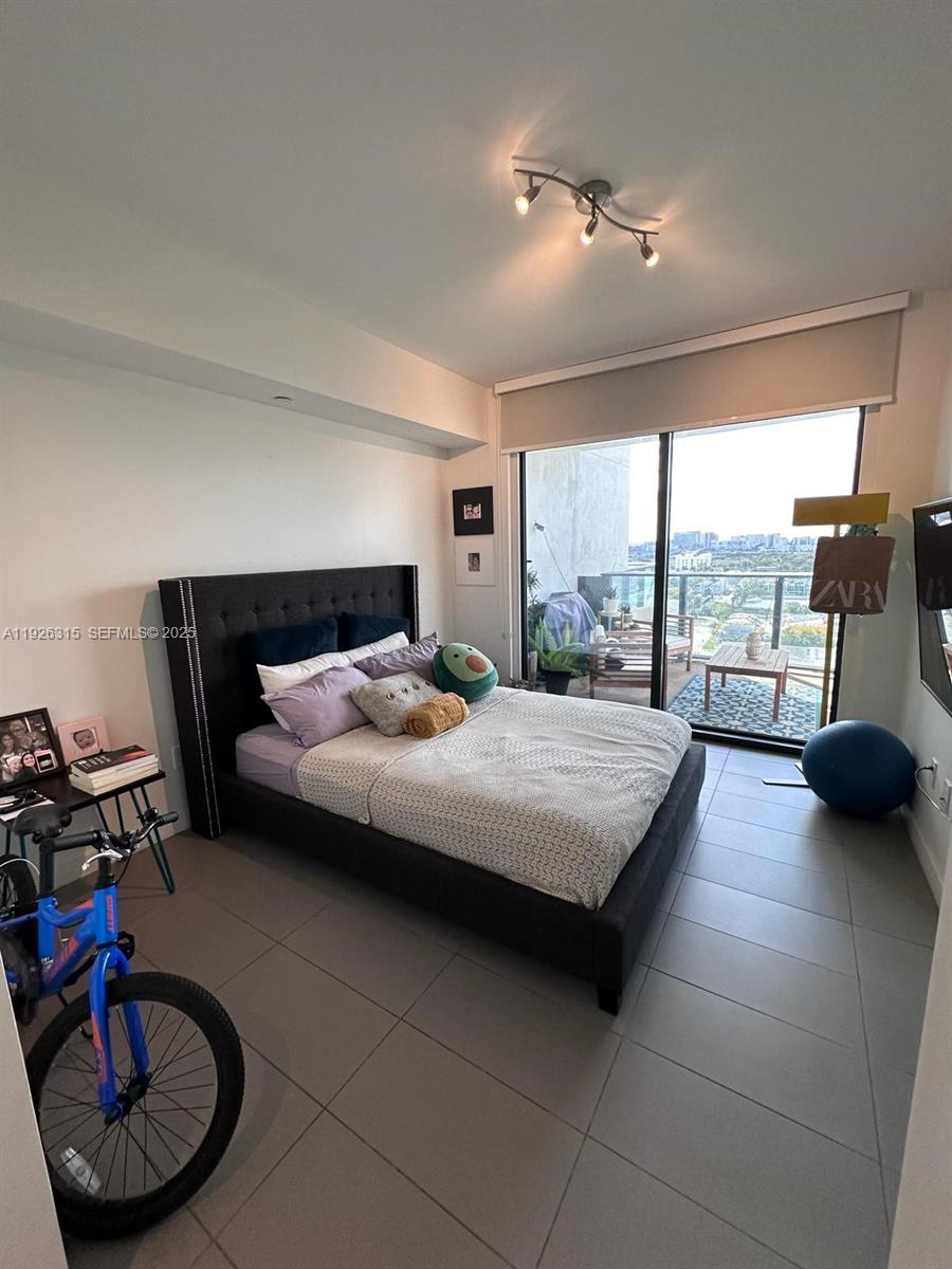 1600 NE 1st Avenue # 1011