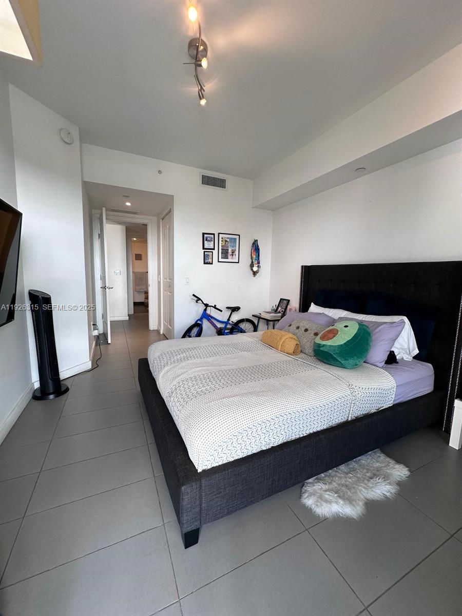 1600 NE 1st Avenue # 1011