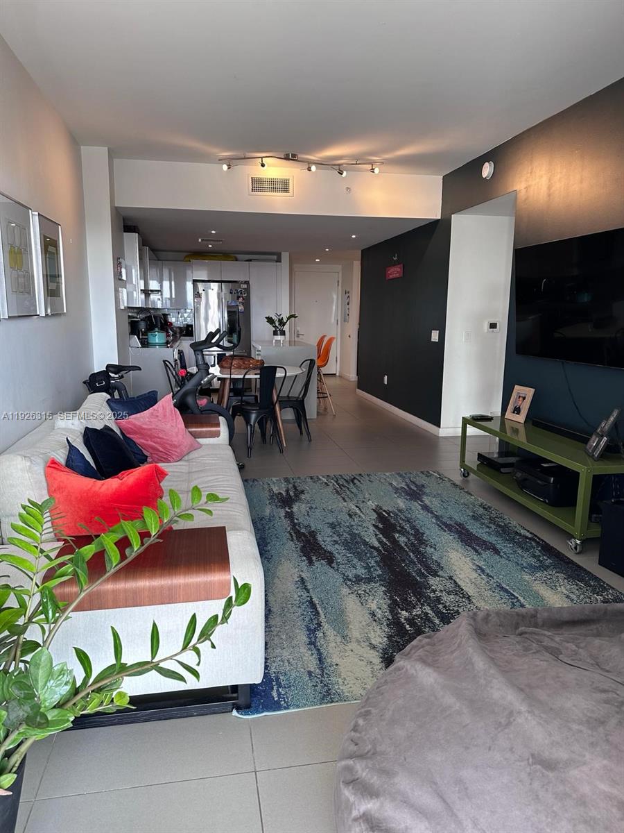 1600 NE 1st Avenue # 1011