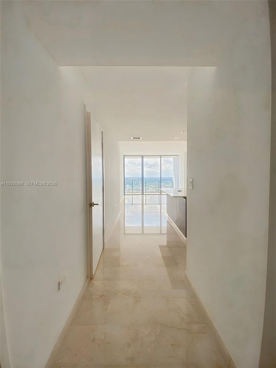 88 SW 7th St # 3906
