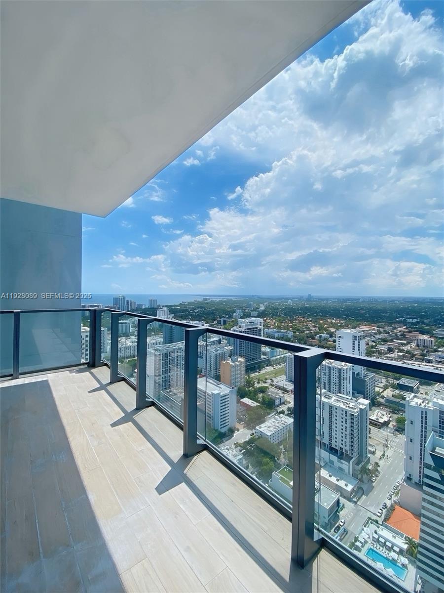 88 SW 7th St # 3906