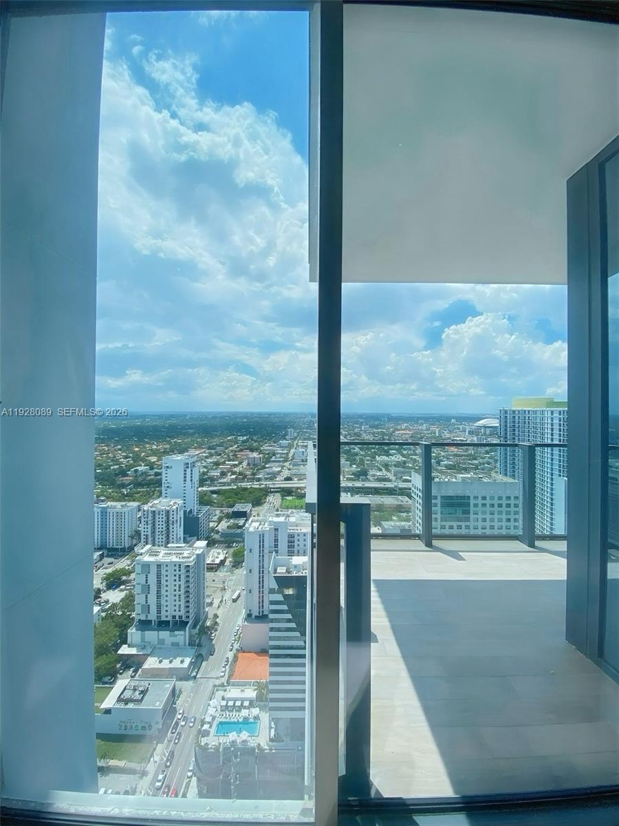 88 SW 7th St # 3906