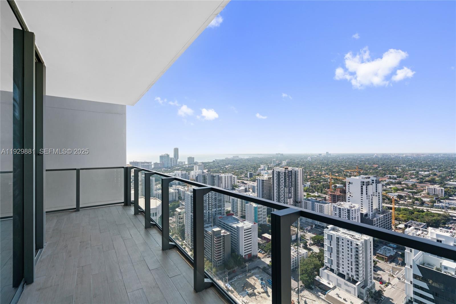 88 SW 7th St # 3608