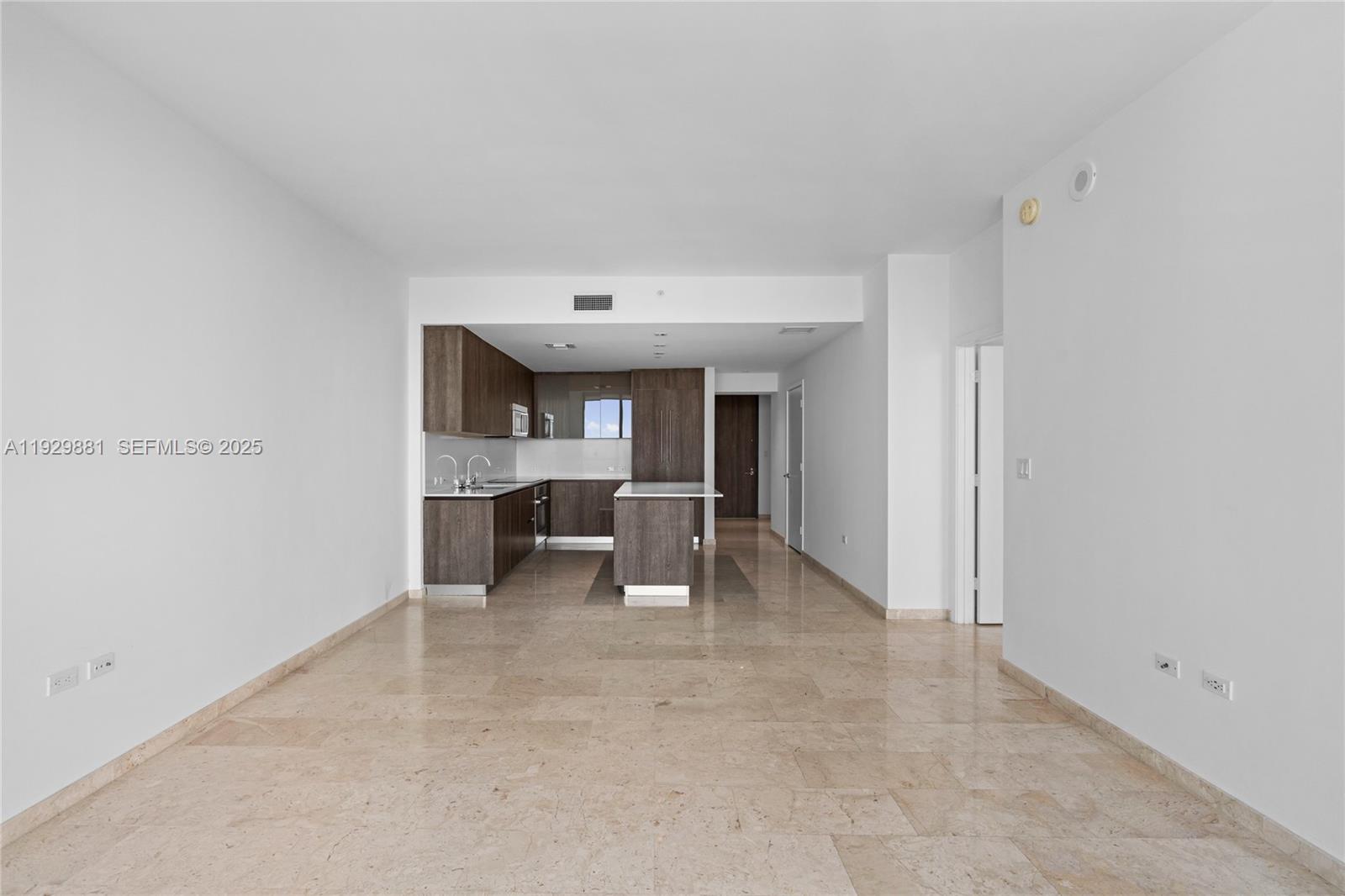 88 SW 7th St # 3608