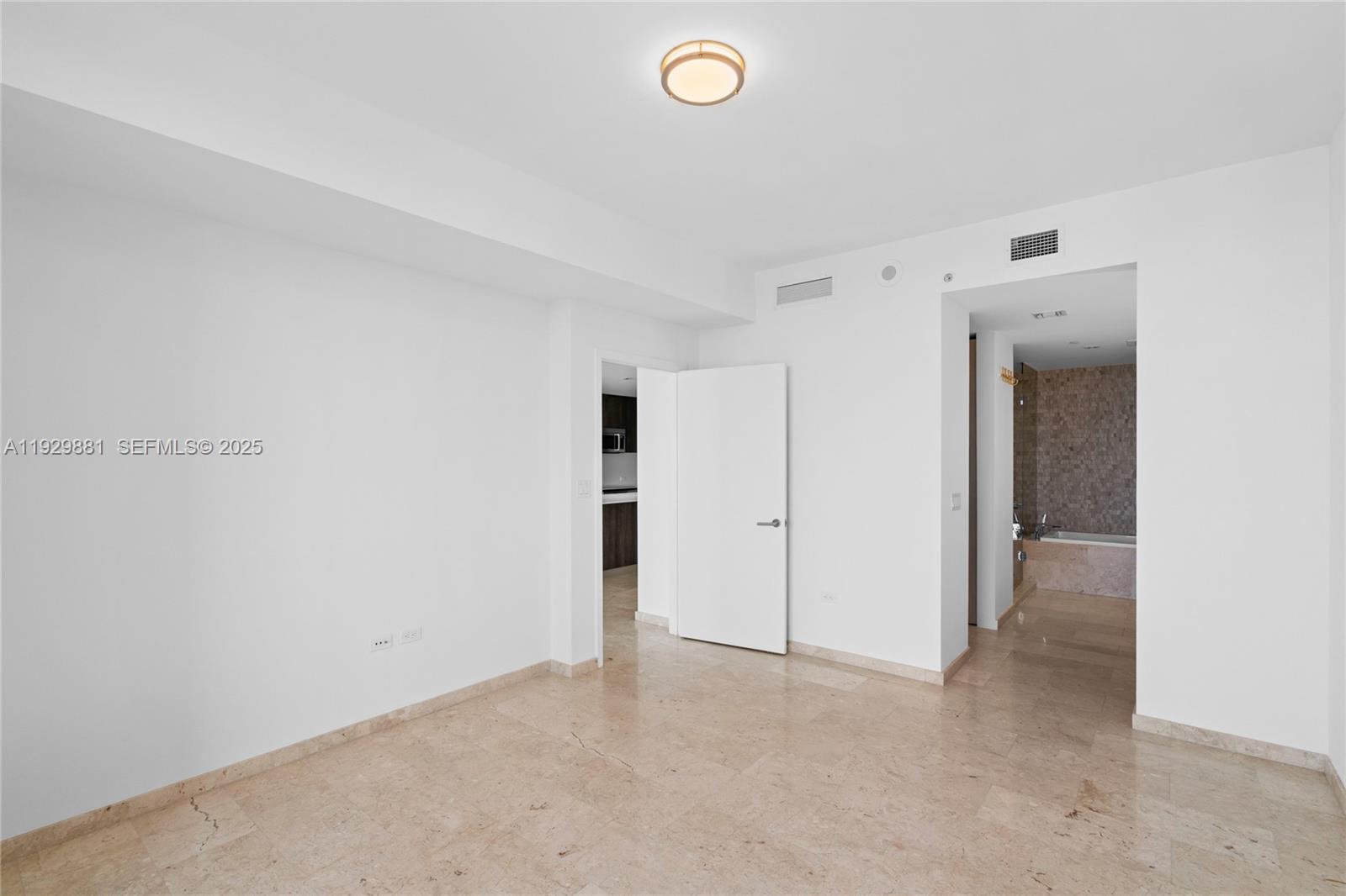 88 SW 7th St # 3608