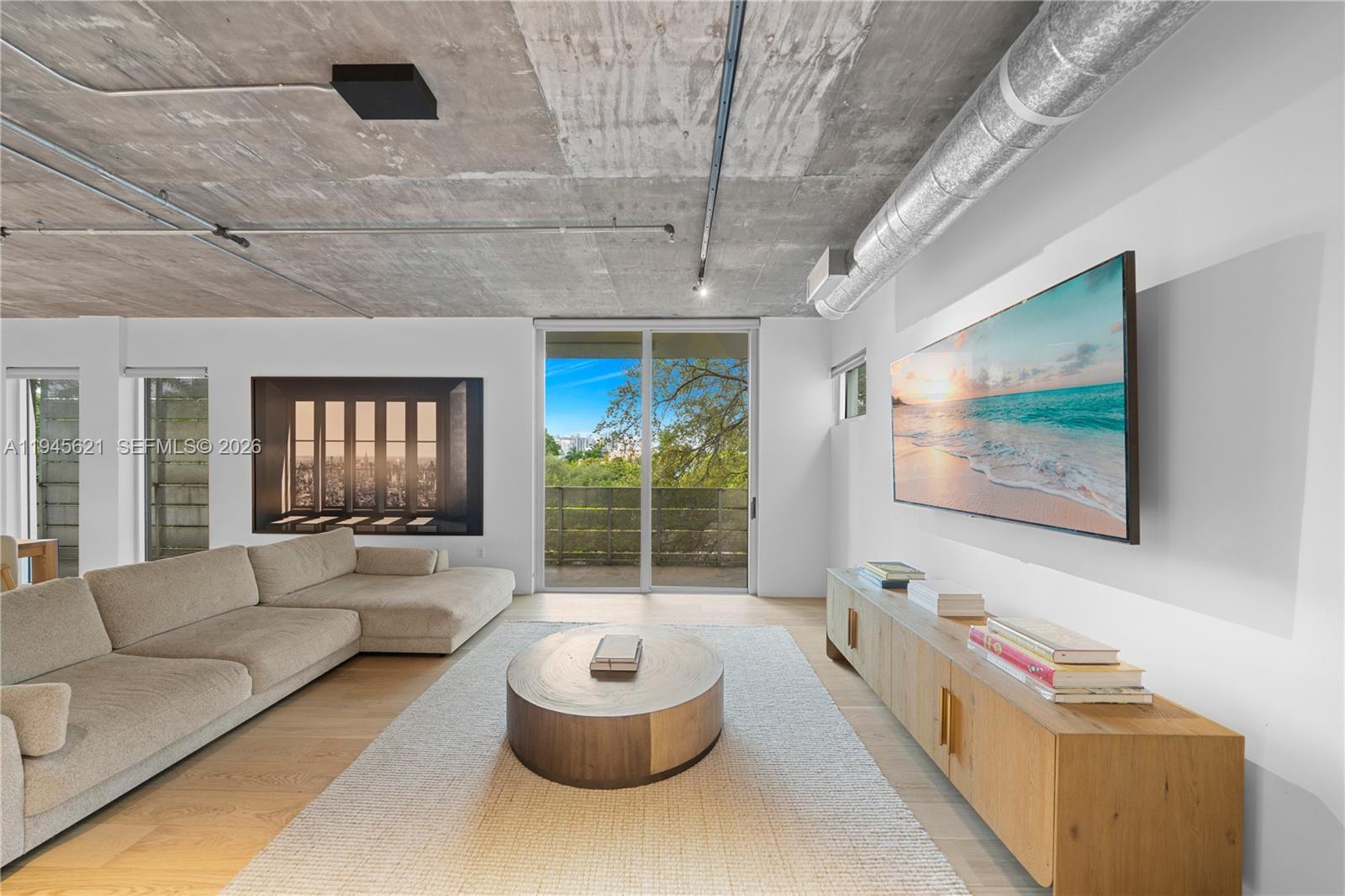 1700 Meridian Ave # 306