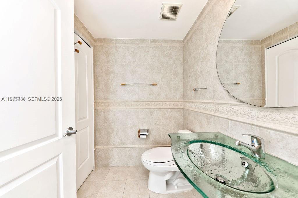 110 Washington Ave # 2405