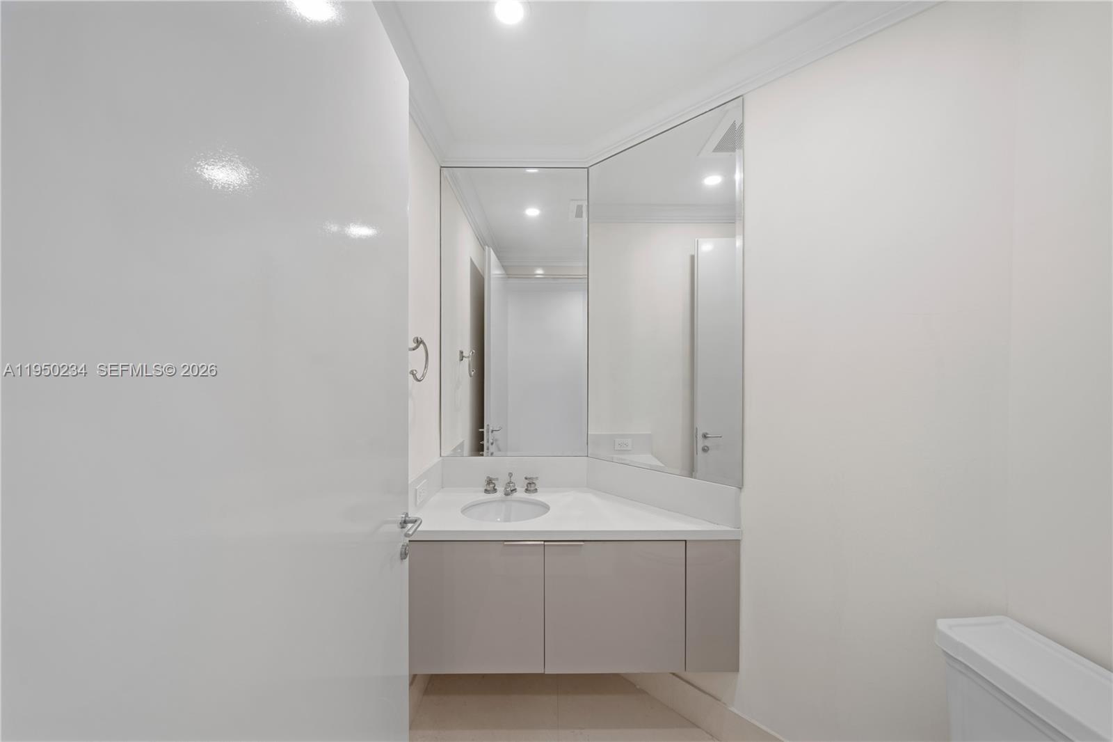 7124 Fisher Island Dr # 7124