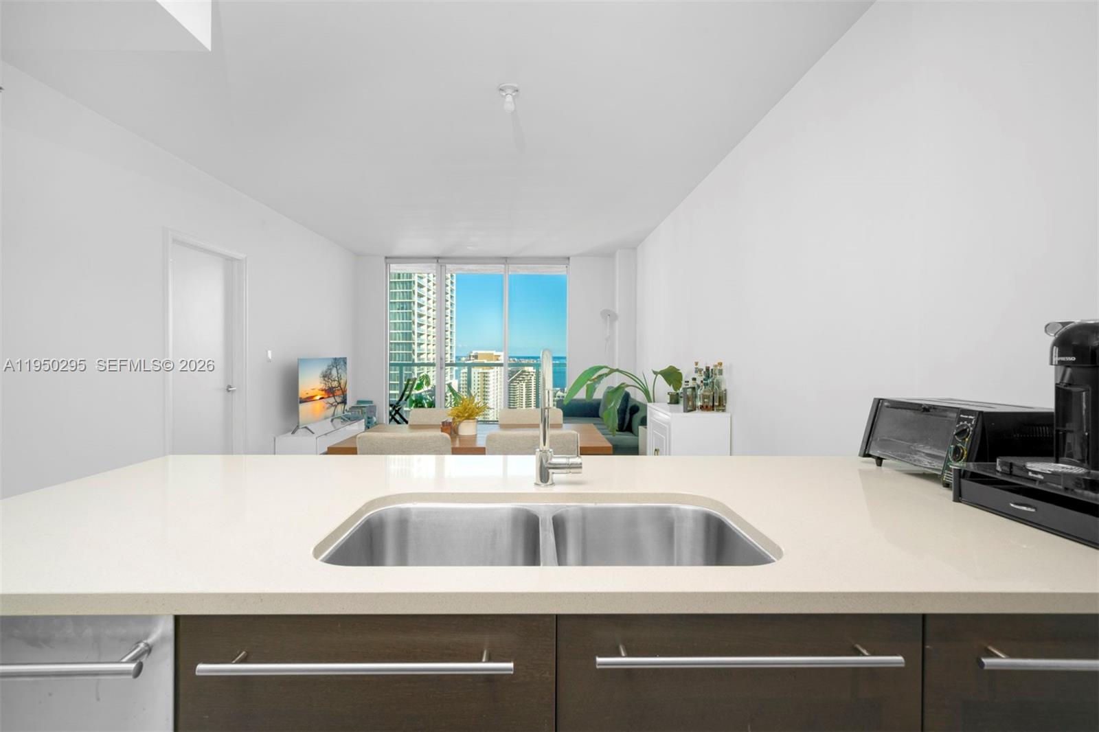 500 Brickell Ave # 2800