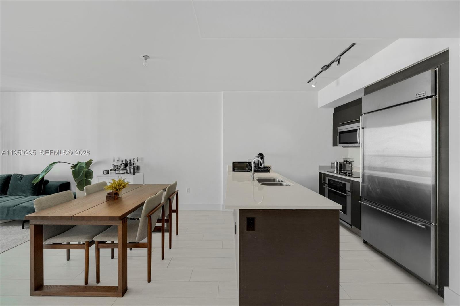 500 Brickell Ave # 2800