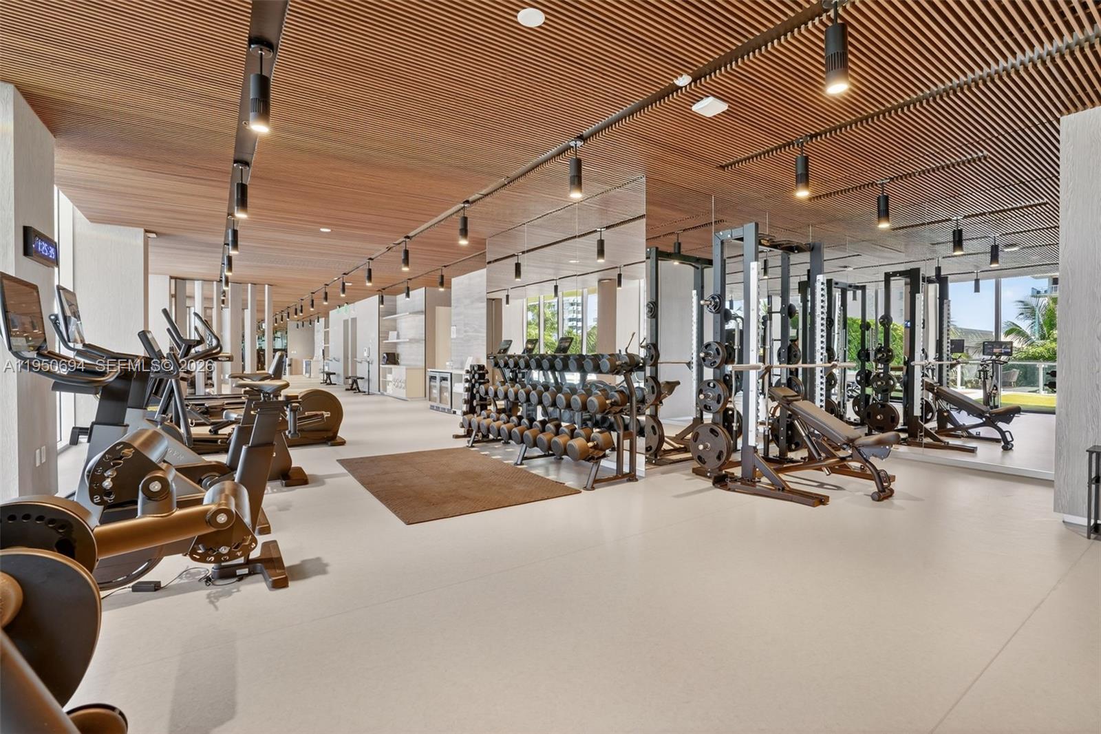 5775 Collins Ave # 405