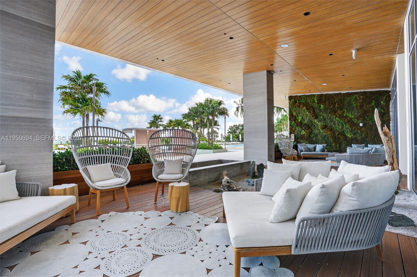 5775 Collins Ave # 405