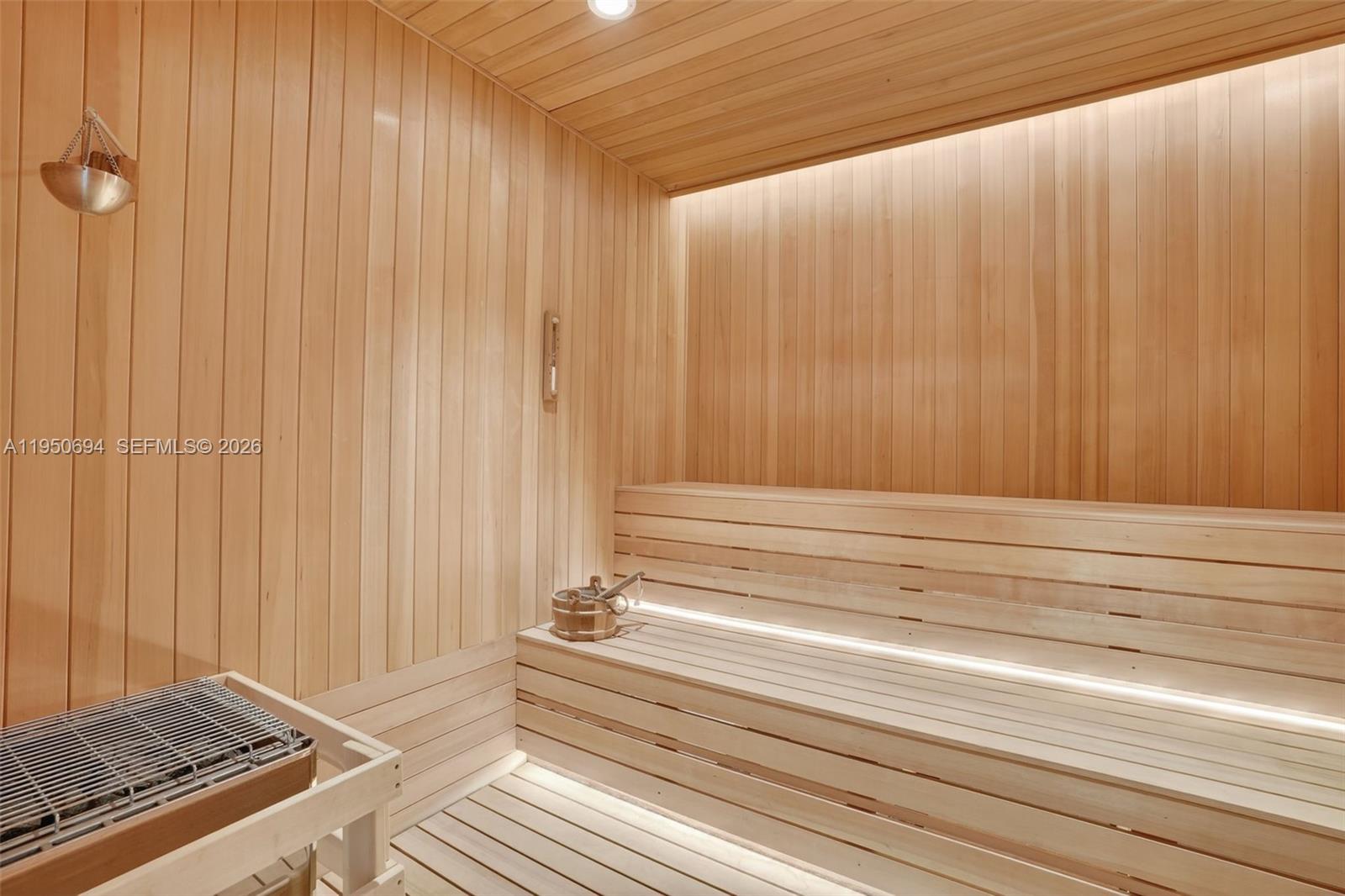 5775 Collins Ave # 405