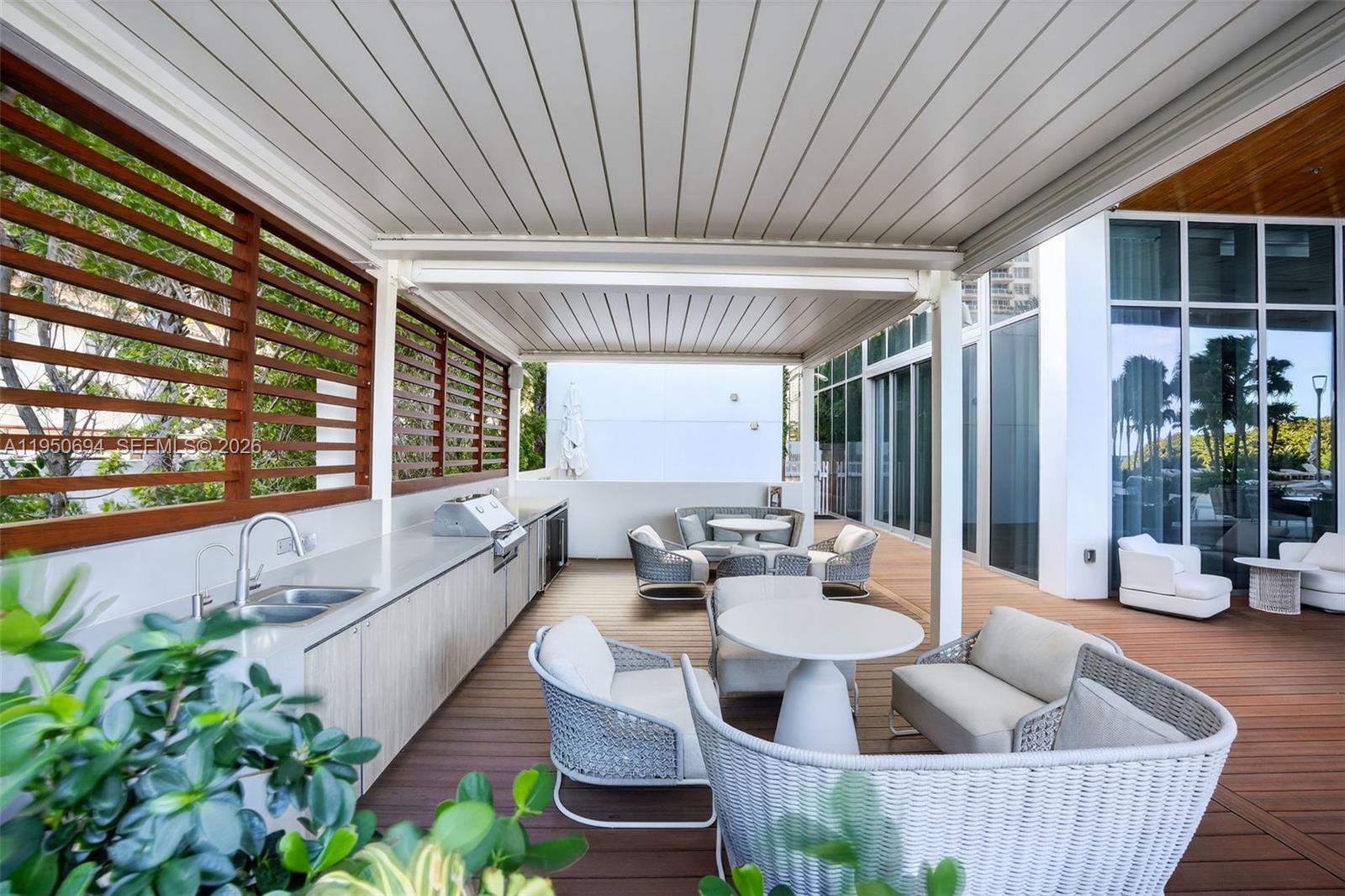 5775 Collins Ave # 405