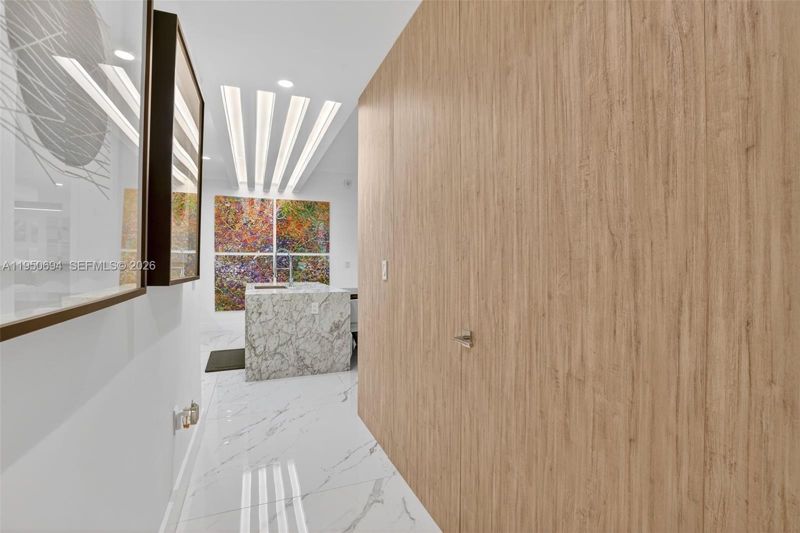 5775 Collins Ave # 405