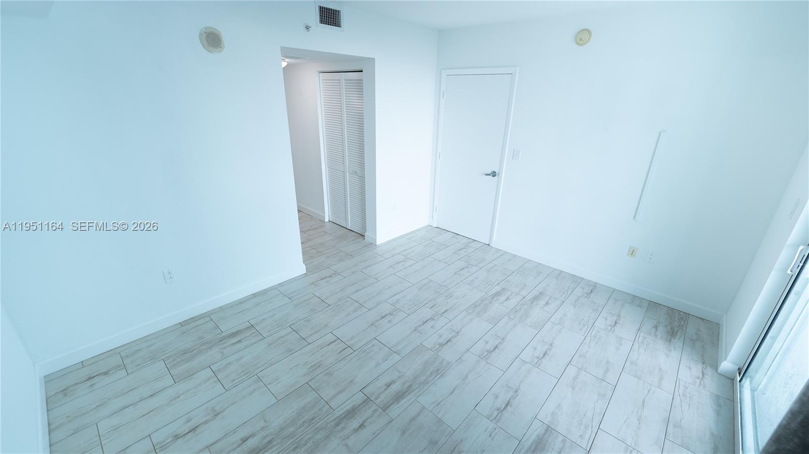 1800 N Bayshore Dr # 2302