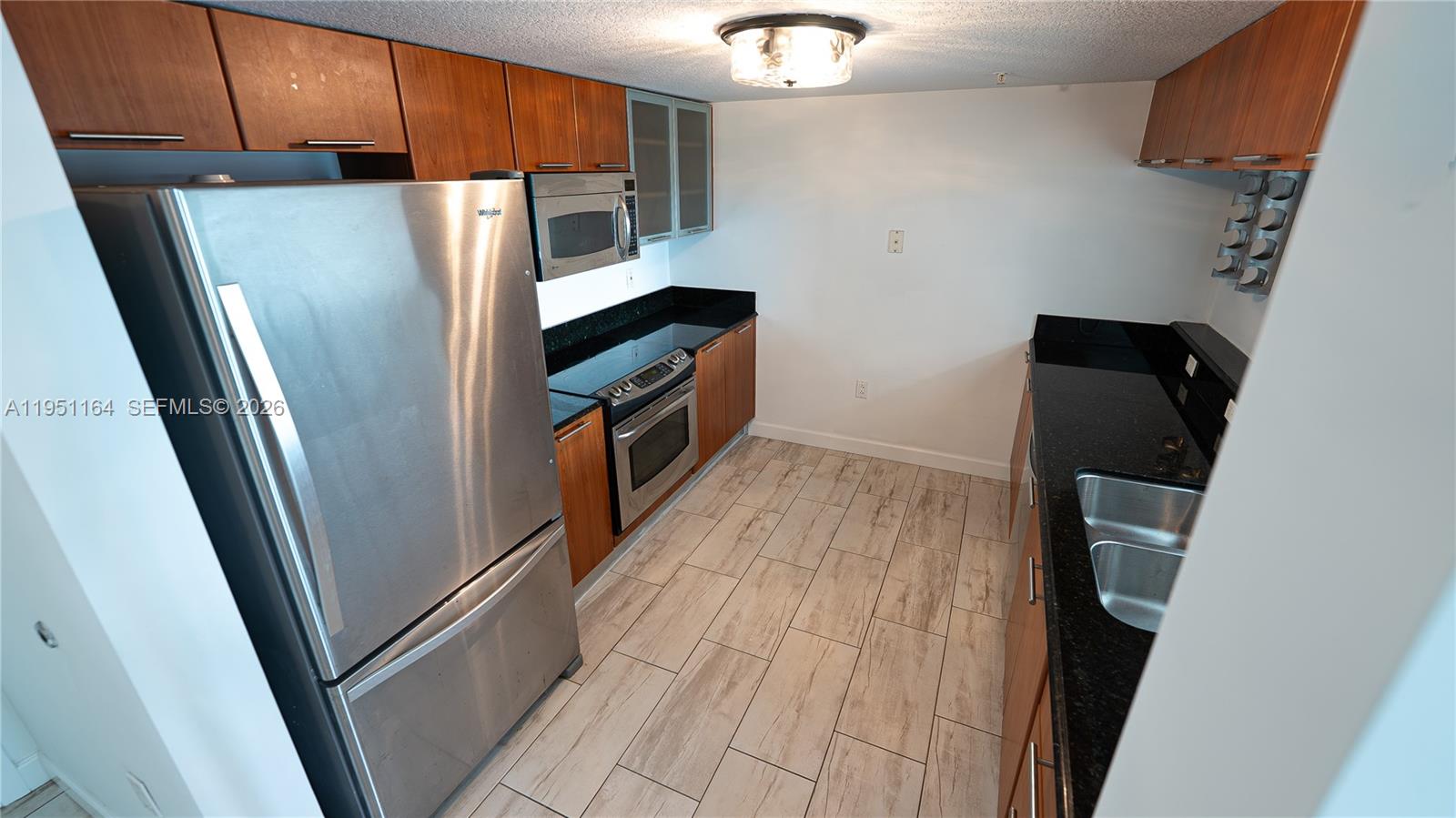 1800 N Bayshore Dr # 2302