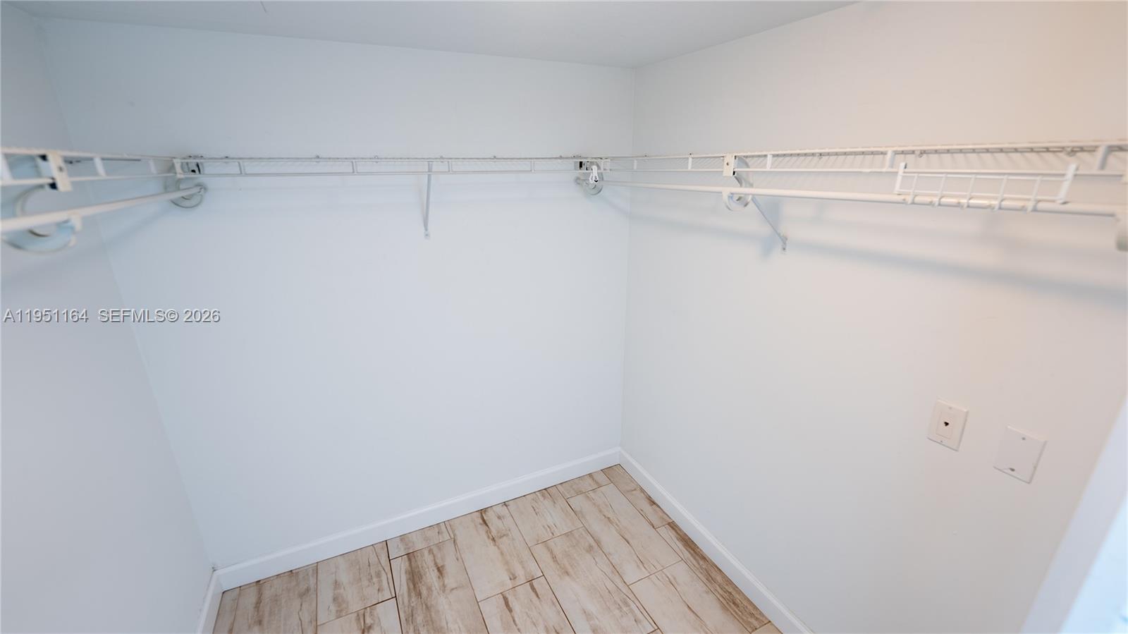 1800 N Bayshore Dr # 2302