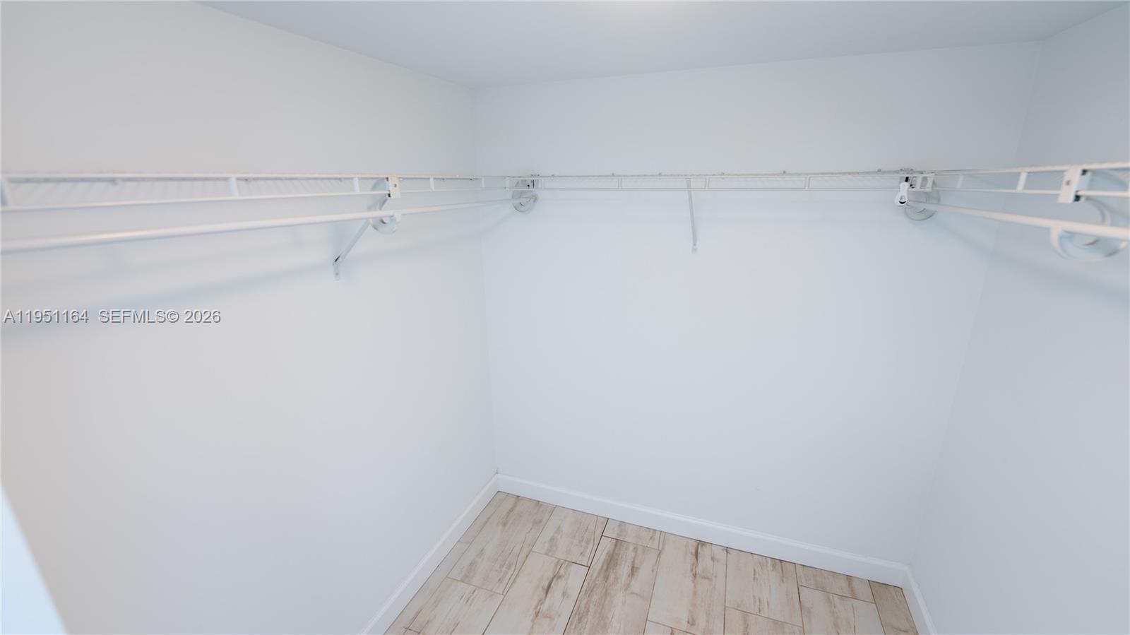 1800 N Bayshore Dr # 2302