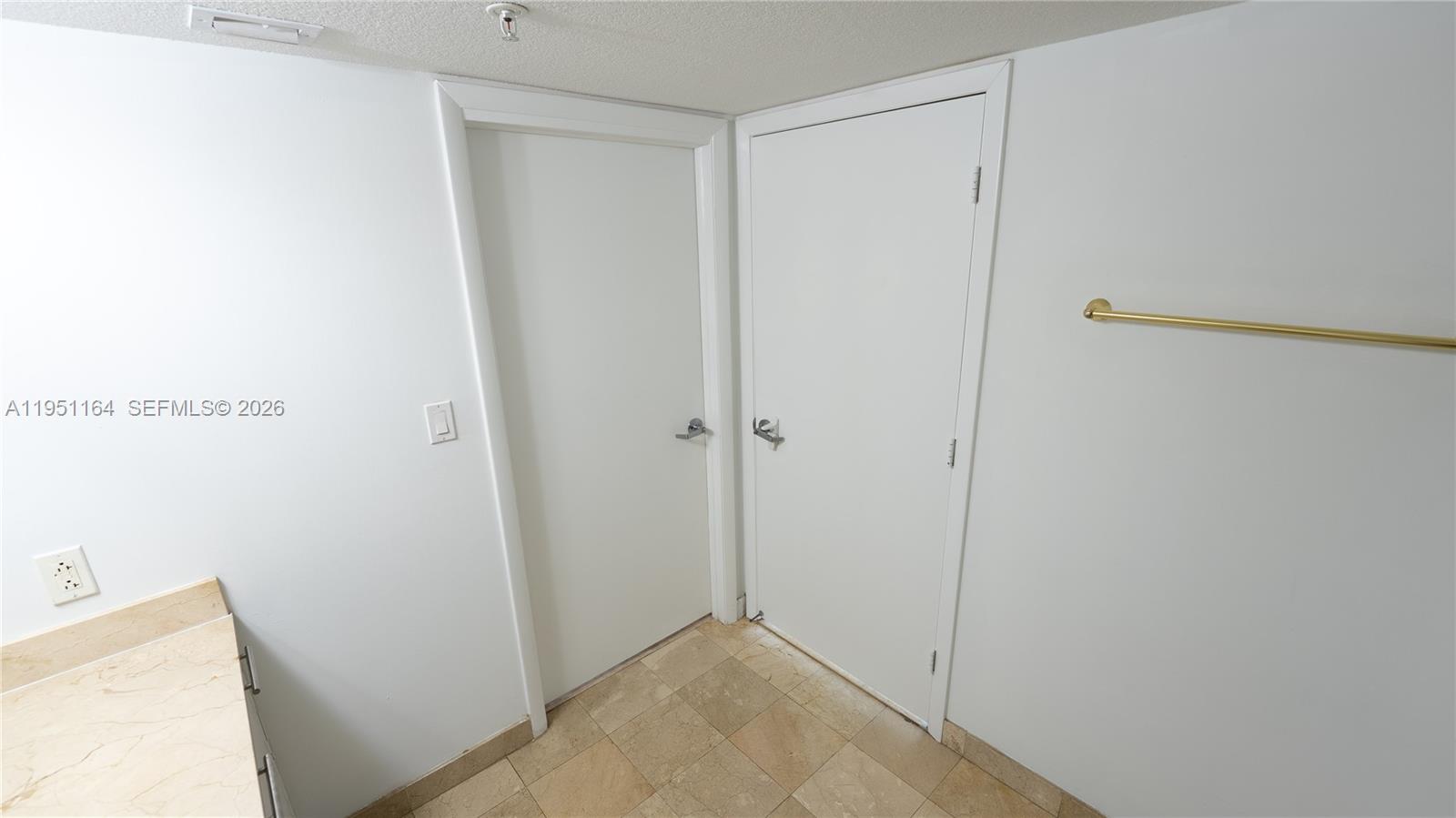 1800 N Bayshore Dr # 2302