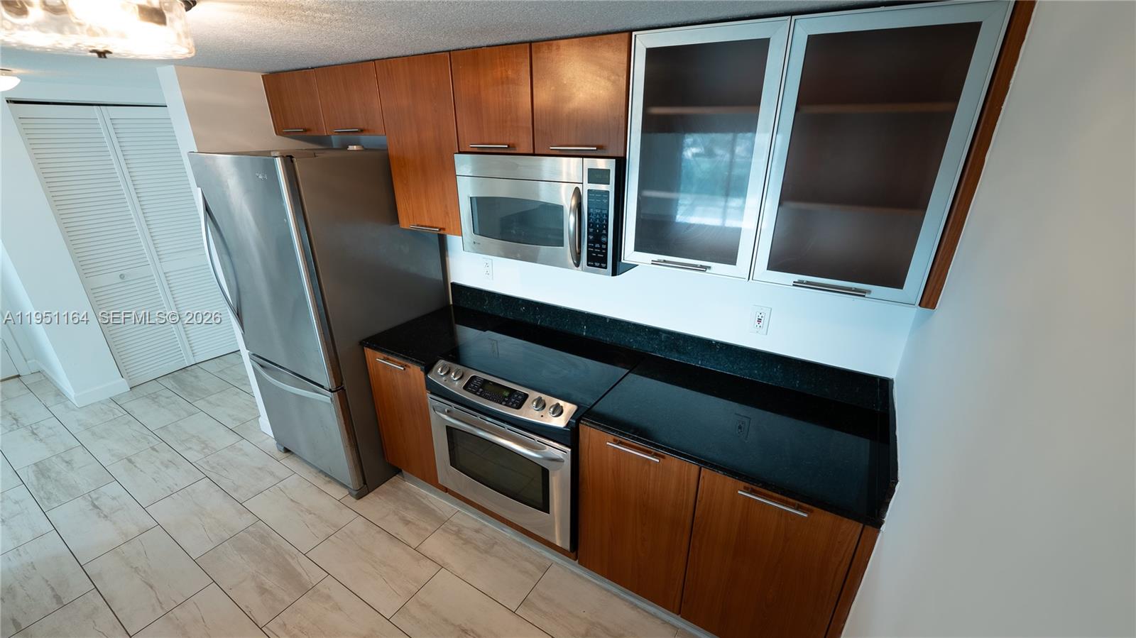 1800 N Bayshore Dr # 2302